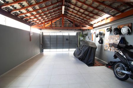 Casa à venda com 135m², 3 quartos e 3 vagasGaragem