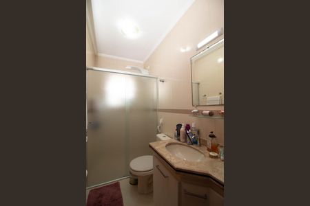 Casa à venda com 135m², 3 quartos e 3 vagasBanheiro 3