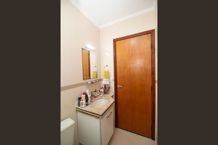 Casa à venda com 135m², 3 quartos e 3 vagasBanheiro 3