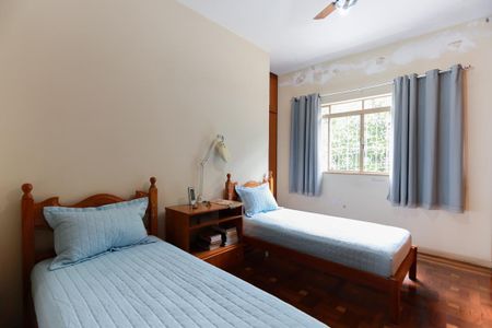 Casa à venda com 195m², 5 quartos e 2 vagasCasa 1 - Quarto 1