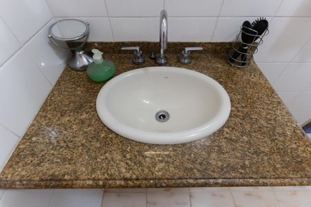 Casa à venda com 195m², 5 quartos e 2 vagasCasa 1 - Banheiro 1