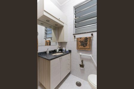 Casa à venda com 195m², 5 quartos e 2 vagasCasa 1 - Banheiro 2