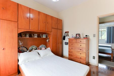 Casa à venda com 195m², 5 quartos e 2 vagasCasa 1 - Quarto 2