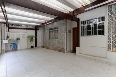 Casa à venda com 195m², 5 quartos e 2 vagasGaragem