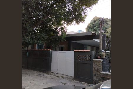 Casa para alugar com 380m², 4 quartos e 3 vagasÁrea externa