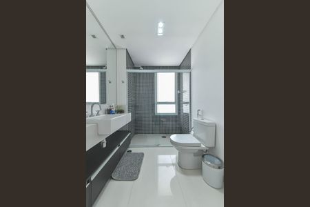 Apartamento para alugar com 97m², 2 quartos e 2 vagas Apartamento para alugar com 97m², 2 quartos e 2 vagasBanheiro da Suíte 2