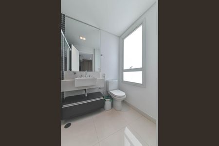 Apartamento para alugar com 97m², 2 quartos e 2 vagas Apartamento para alugar com 97m², 2 quartos e 2 vagasBanheiro da Suíte 1
