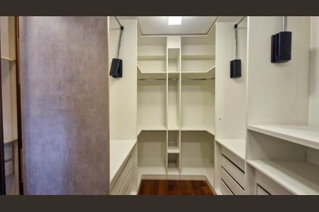 Apartamento para alugar com 266m², 4 quartos e 4 vagasCloset