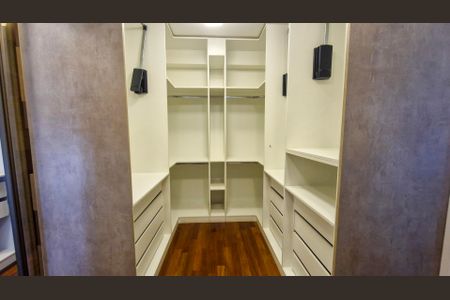 Apartamento para alugar com 266m², 4 quartos e 4 vagasCloset