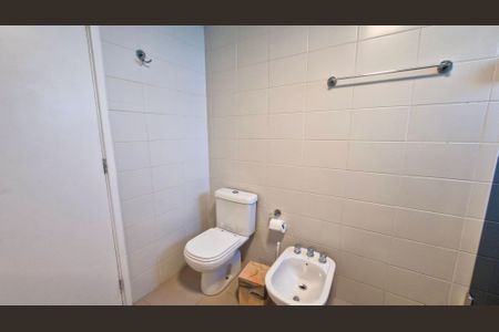 Apartamento para alugar com 266m², 4 quartos e 4 vagasBanheiro