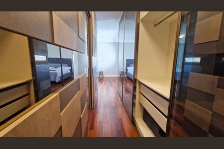 Apartamento para alugar com 266m², 4 quartos e 4 vagasCloset