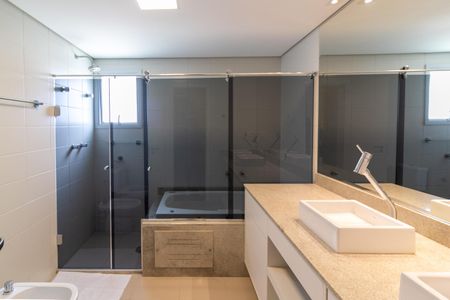 Apartamento para alugar com 266m², 4 quartos e 4 vagasBanheiro Suíte 4