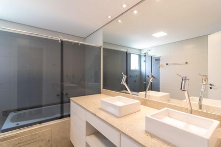 Apartamento para alugar com 266m², 4 quartos e 4 vagasBanheiro Suíte 4