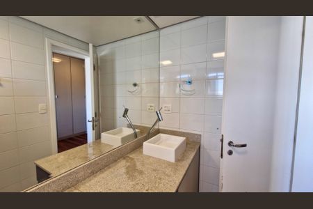 Apartamento para alugar com 266m², 4 quartos e 4 vagasBanheiro