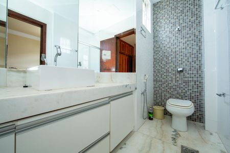 Apartamento à venda com 100m², 3 quartos e 2 vagas Apartamento à venda com 100m², 3 quartos e 2 vagasBANHEIRO1