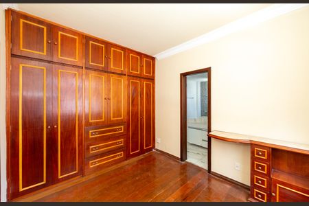 Apartamento à venda com 100m², 3 quartos e 2 vagas Apartamento à venda com 100m², 3 quartos e 2 vagasQUARTO3