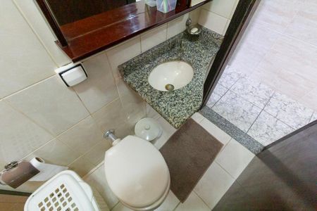 Casa à venda com 143m², 3 quartos e 3 vagasBanheiro 2