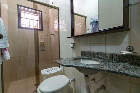 Casa à venda com 143m², 3 quartos e 3 vagasBanheiro 2