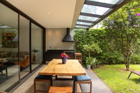 Casa para alugar com 400m², 4 quartos e 4 vagas Casa para alugar com 400m², 4 quartos e 4 vagasÁrea gourmet