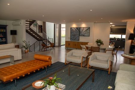 Sala de casa para alugar com 4 quartos, 400m² em Jardim Petropolis, São Paulo