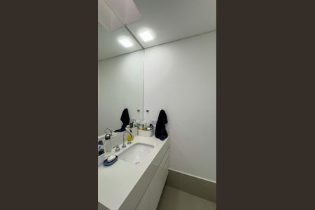 Casa para alugar com 400m², 4 quartos e 4 vagas Casa para alugar com 400m², 4 quartos e 4 vagasBanheiro da Suíte 2