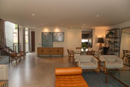 Casa para alugar com 400m², 4 quartos e 4 vagas Casa para alugar com 400m², 4 quartos e 4 vagasSala