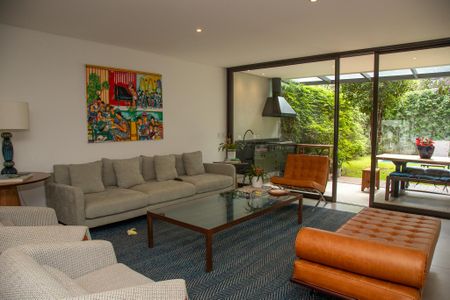 Casa para alugar com 400m², 4 quartos e 4 vagas Casa para alugar com 400m², 4 quartos e 4 vagasSala