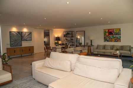 Casa para alugar com 400m², 4 quartos e 4 vagas Casa para alugar com 400m², 4 quartos e 4 vagasSala