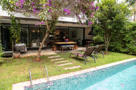 Casa para alugar com 400m², 4 quartos e 4 vagas Casa para alugar com 400m², 4 quartos e 4 vagasÁrea gourmet