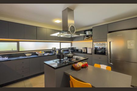 Casa para alugar com 400m², 4 quartos e 4 vagas Casa para alugar com 400m², 4 quartos e 4 vagasCozinha