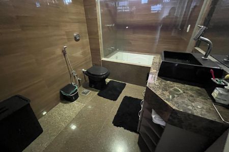 Apartamento para alugar com 150m², 3 quartos e 3 vagas Apartamento para alugar com 150m², 3 quartos e 3 vagasBanheiro quarto 1