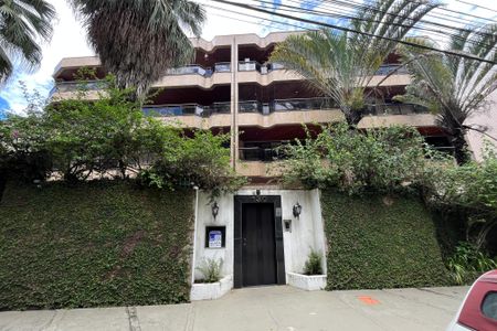 Apartamento para alugar com 150m², 3 quartos e 3 vagas Apartamento para alugar com 150m², 3 quartos e 3 vagasFachada