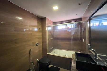 Apartamento para alugar com 150m², 3 quartos e 3 vagas Apartamento para alugar com 150m², 3 quartos e 3 vagasBanheiro quarto 1