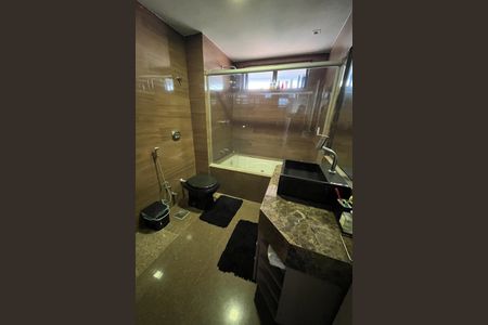 Apartamento para alugar com 150m², 3 quartos e 3 vagas Apartamento para alugar com 150m², 3 quartos e 3 vagasBanheiro quarto 1