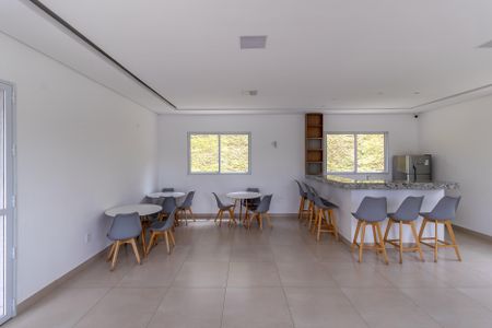 Apartamento para alugar com 48m², 2 quartos e 1 vaga Apartamento para alugar com 48m², 2 quartos e 1 vagaÁrea comum - Salão de festas
