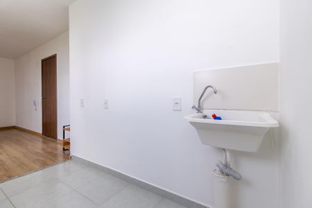 Apartamento para alugar com 48m², 2 quartos e 1 vaga Apartamento para alugar com 48m², 2 quartos e 1 vagaCozinha e Área de Serviço