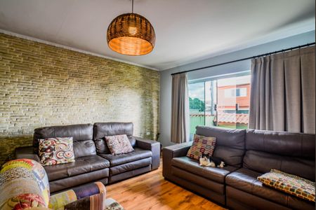 Casa à venda com 3 quartos, 218m² em Vila Linda, Santo André