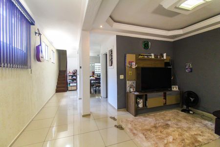 Casa para alugar com 150m², 3 quartos e 2 vagasSala
