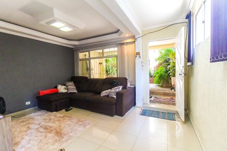 Casa para alugar com 150m², 3 quartos e 2 vagasSala