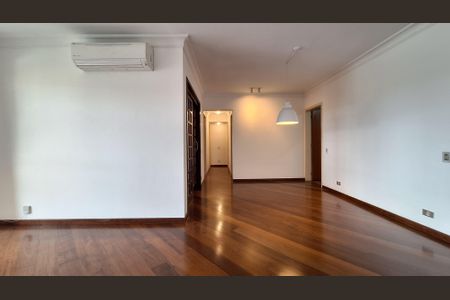Apartamento à venda com 127m², 3 quartos e 2 vagasDetalhe