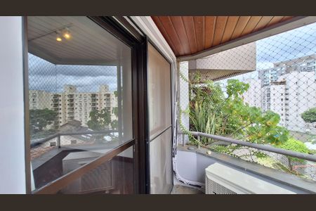 Apartamento à venda com 127m², 3 quartos e 2 vagasVaranda