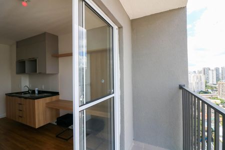 Studio para alugar com 27m², 1 quarto e sem vaga Studio para alugar com 27m², 1 quarto e sem vagaVaranda