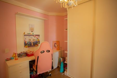 Apartamento à venda com 142m², 3 quartos e 2 vagasQUARTO 2