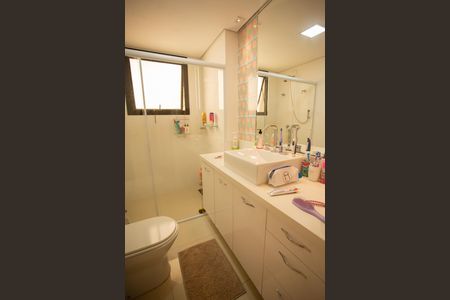 Apartamento à venda com 142m², 3 quartos e 2 vagasBANHEIRO