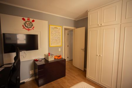 Apartamento à venda com 142m², 3 quartos e 2 vagasQUARTO 4