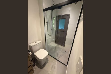 Banheiro de kitnet/studio para alugar com 1 quarto, 19m² em Chácara Santo Antônio (Zona Sul), São Paulo