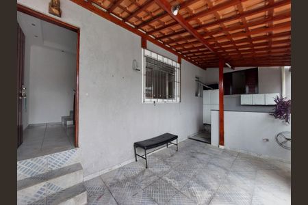 Casa para alugar com 100m², 4 quartos e 1 vagaQuintal