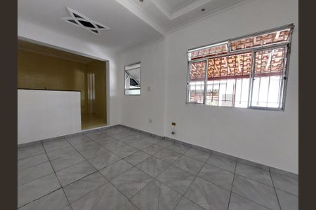 Sala de casa para alugar com 4 quartos, 100m² em Jardim Sao Luiz, São Paulo