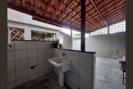 Casa para alugar com 100m², 4 quartos e 1 vagaÁrea de Serviço