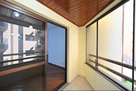 Apartamento à venda com 97m², 3 quartos e 2 vagasVaranda